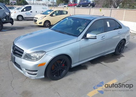 2013 Mercedes-Benz C 250 Sport из США, поврежденный, VIN WDDGF4HB0DR290726